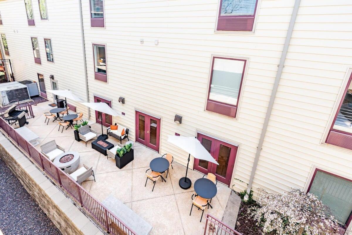 Cozysuites Cwe King Suite With Parking! Tower Grove エクステリア 写真
