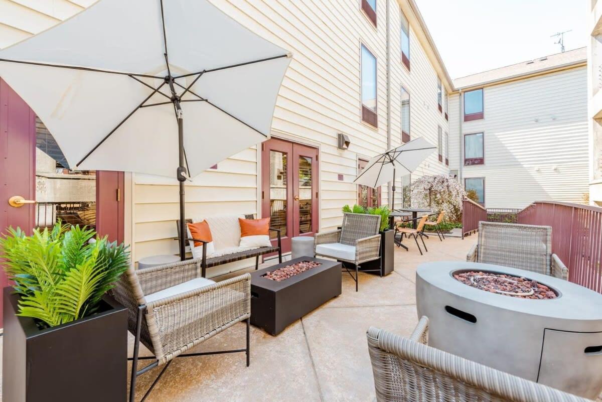 Cozysuites Cwe King Suite With Parking! Tower Grove エクステリア 写真