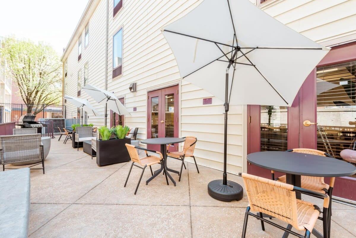 Cozysuites Cwe King Suite With Parking! Tower Grove エクステリア 写真